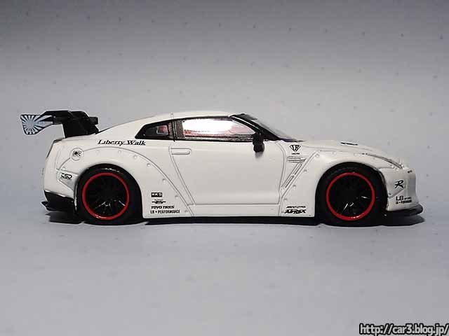 MINI GTのLB-WORKS Nissan GT-R(R35)はマットホワイトが美しい 